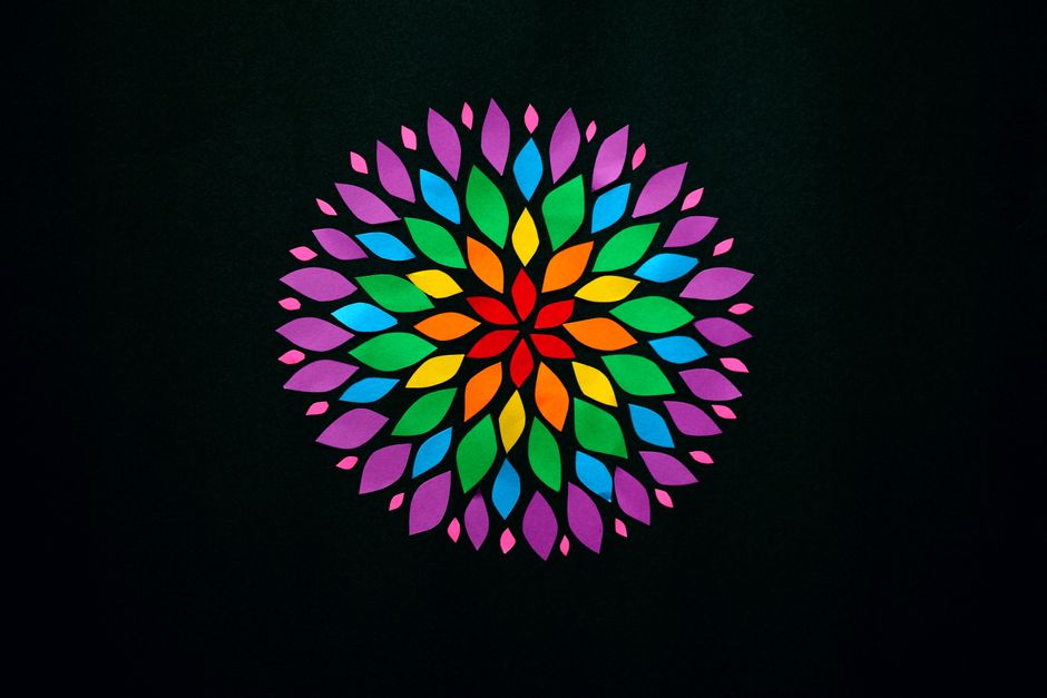 Zomerse mandala gordijnen in zachte pasteltinten.
